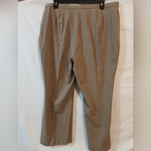 East 5th Woman's 22W Slacks - Picture 4 of 4